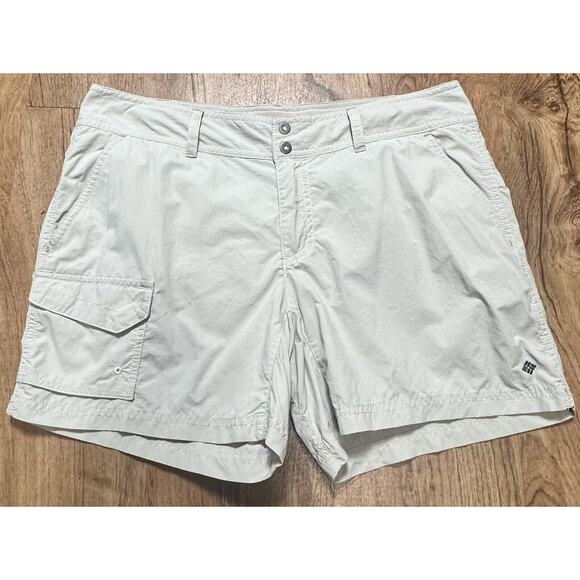 Columbia Women’s Beige Shorts Sun Protection Cargo Omni Shade Adj Waist Size 10 - Picture 1 of 5